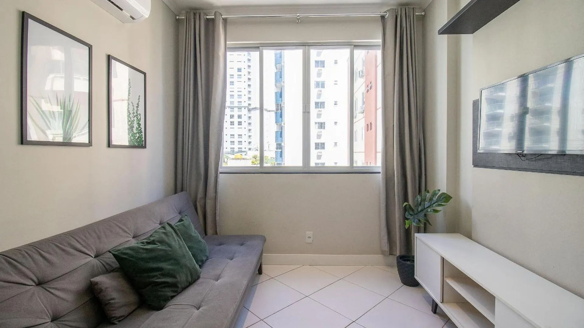 Pos73B - Climatizado, Tv Smart, Prox Av. Brasil Appartement Balneário Camboriú 0*,