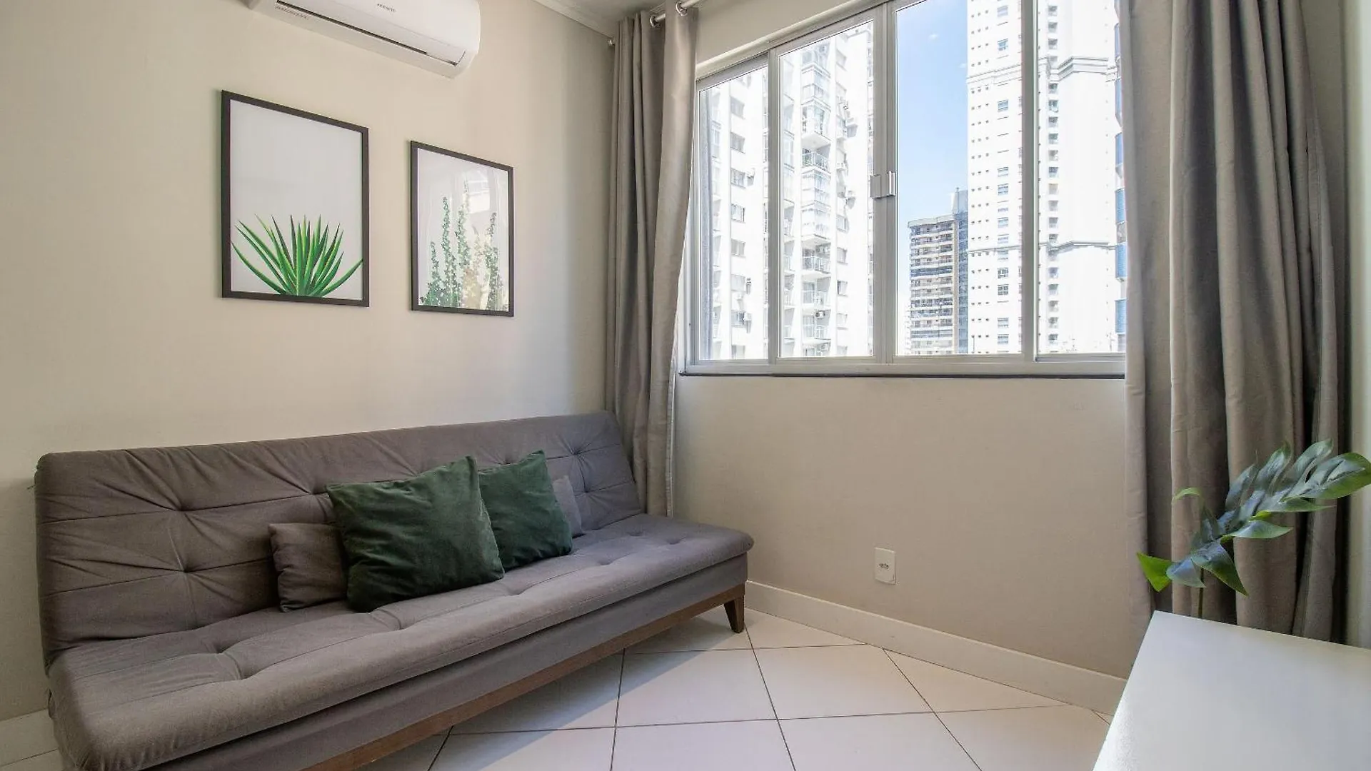 Pos73B - Climatizado, Tv Smart, Prox Av. Brasil Appartement Balneário Camboriú 0*,  Brazilië
